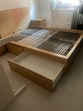 Cama 140x200 con colchon + Mesitas de Noche