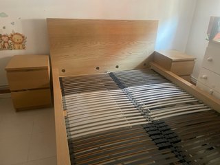 Cama 140x200 con colchon + Mesitas de Noche