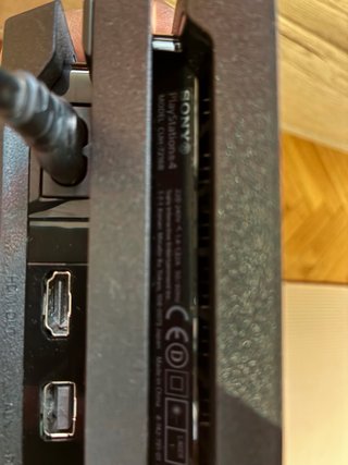 PS4 Pro 1TB Nero con controller e giochi