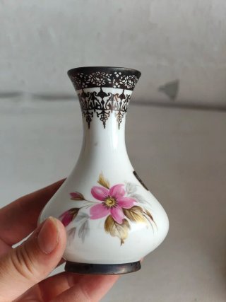 Jarrón porcelana plata decorado a mano