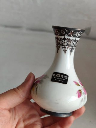 Jarrón porcelana plata decorado a mano