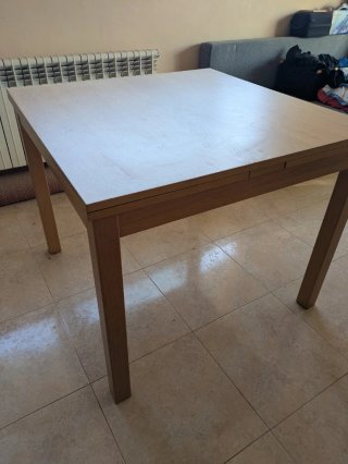 Mesa extensible de madera