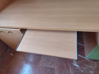 Cama litera con escritorio y cajonera