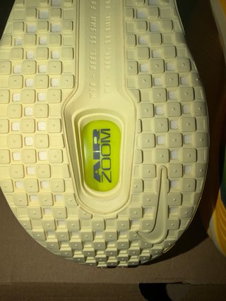 Nike Vomero Premium Naranja Amarillo