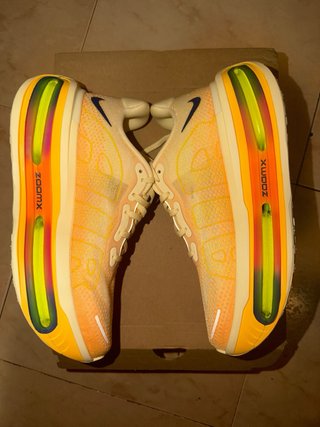 Nike Vomero Premium Naranja Amarillo