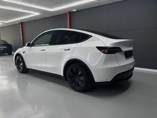 Tesla Model Y RWD tracción trasera acabado Premium