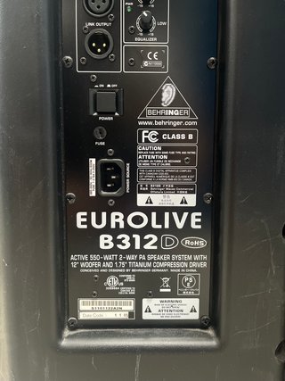 Altavoces Behringer EUROLIVE B312D + Trípodes