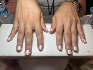 Uñas semipermanente con diseño floral