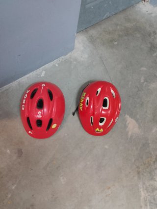 Casco infantil rojo