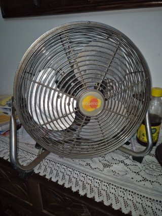 Ventilador de mesa Equation plateado
