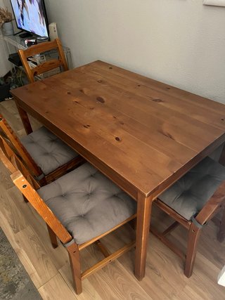 Conjunto mesa y 4 sillas madera