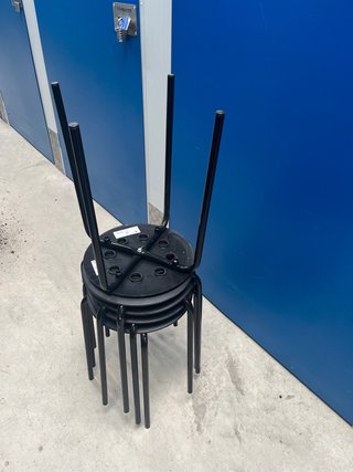 Taburete negro Marius Ikea