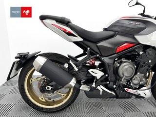TRIUMPH TRIDENT 800 2026 1732 kms.