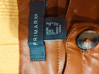 Pantalones cortos efecto piel Primark Marrón