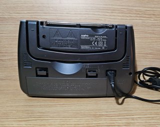 Radio Sanyo RP-D7000 Plata y Negro