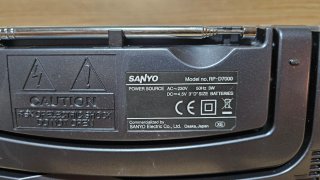 Radio Sanyo RP-D7000 Plata y Negro