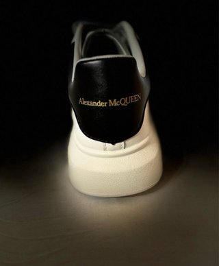 Sneakers Alexander McQueen Bianche e Nere