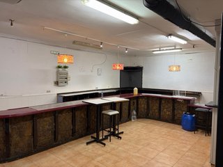 Local comercial en Jodar 500