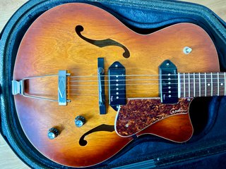 Guitarra Godin 5th Avenue CW Kingpin II