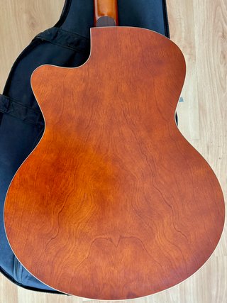 Guitarra Godin 5th Avenue CW Kingpin II