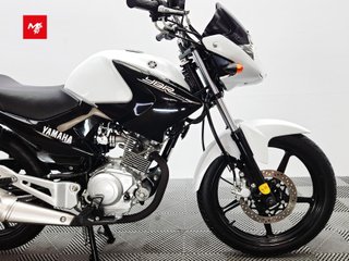 YAMAHA YBR 125 2016 2423 kms.