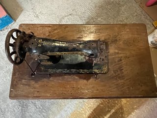 Máquina de coser Singer antigua