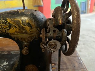 Máquina de coser Singer antigua