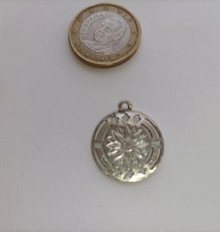 Medalla religiosa de plata vintage
