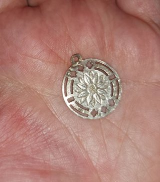 Medalla religiosa de plata vintage