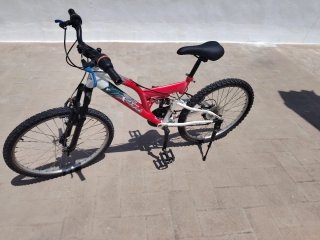 Bicicleta niño/cadete roja y blanca
