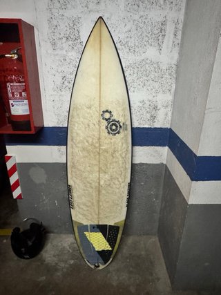 Tabla de surf blanca