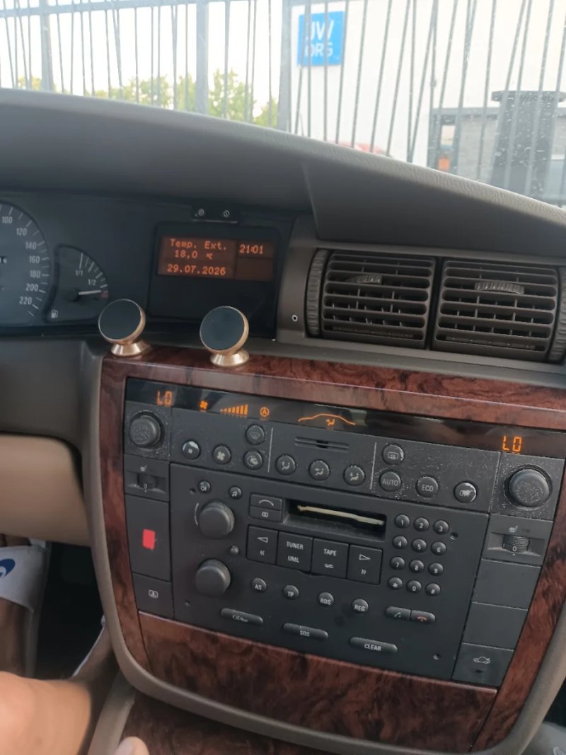 Opel Omega 2000 - foto 1