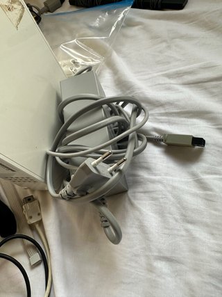 Nintendo Wii + 3 Mandos + 2 Nunchuks+Cables+sensor