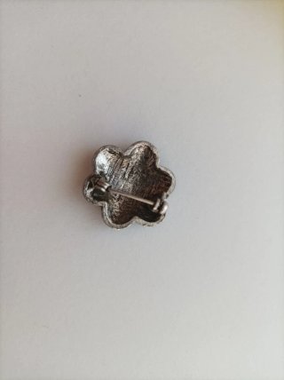 Broche flor negro con brillos
