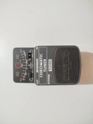 Afinador Behringer TU100 Cromático