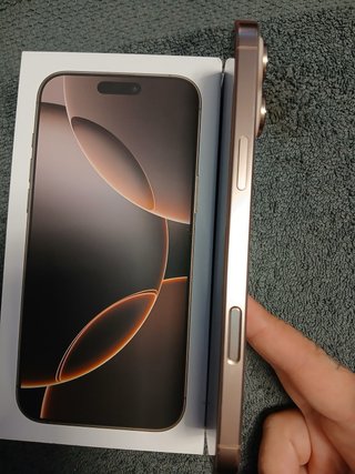 iPhone 16 Pro Max