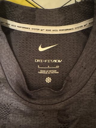 Camiseta Nike Dri-Fit Gris