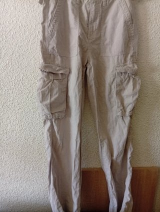 Pantalón Cargo Beige Bershka Talla 34