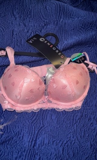 Sujetador rosa con corazones