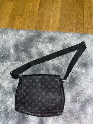 Riñonera Louis Vuitton Negra