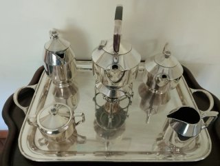 Juego de té de metal plateado