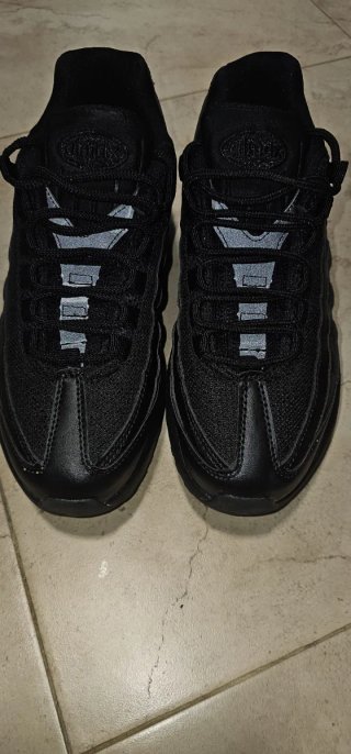 Nike Air Max 95 Negras
