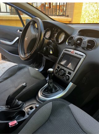 Peugeot 308  2010