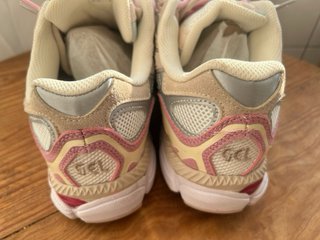 ASICS sapatilhas bege e rosa