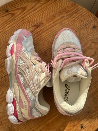 ASICS sapatilhas bege e rosa