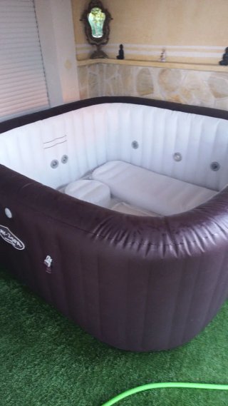 Jacuzzi exterior Lay-Z-Spa