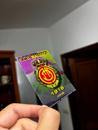 Cromos oficiales de escudos de las ligas 2010-2013