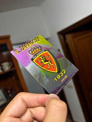 Cromos oficiales de escudos de las ligas 2010-2013