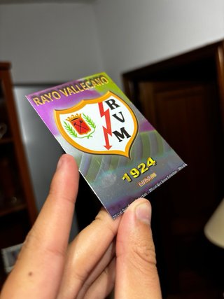 Cromos oficiales de escudos de las ligas 2010-2013