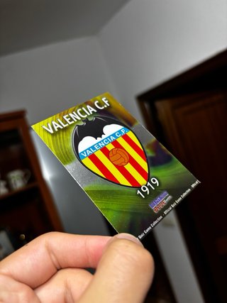 Cromos oficiales de escudos de las ligas 2010-2013